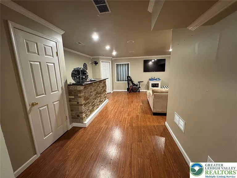 1081 Tudor Dr — Photo 31