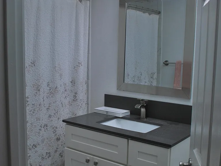 Elaine Dr — Photo 13