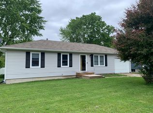 1725 Linn Ave, Marshall, MO 65340