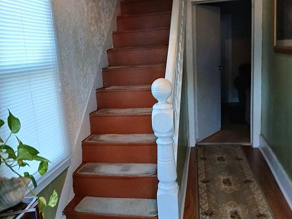 3rd image of 518 Jefferson Ave