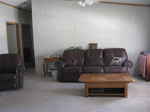 Spacious living room