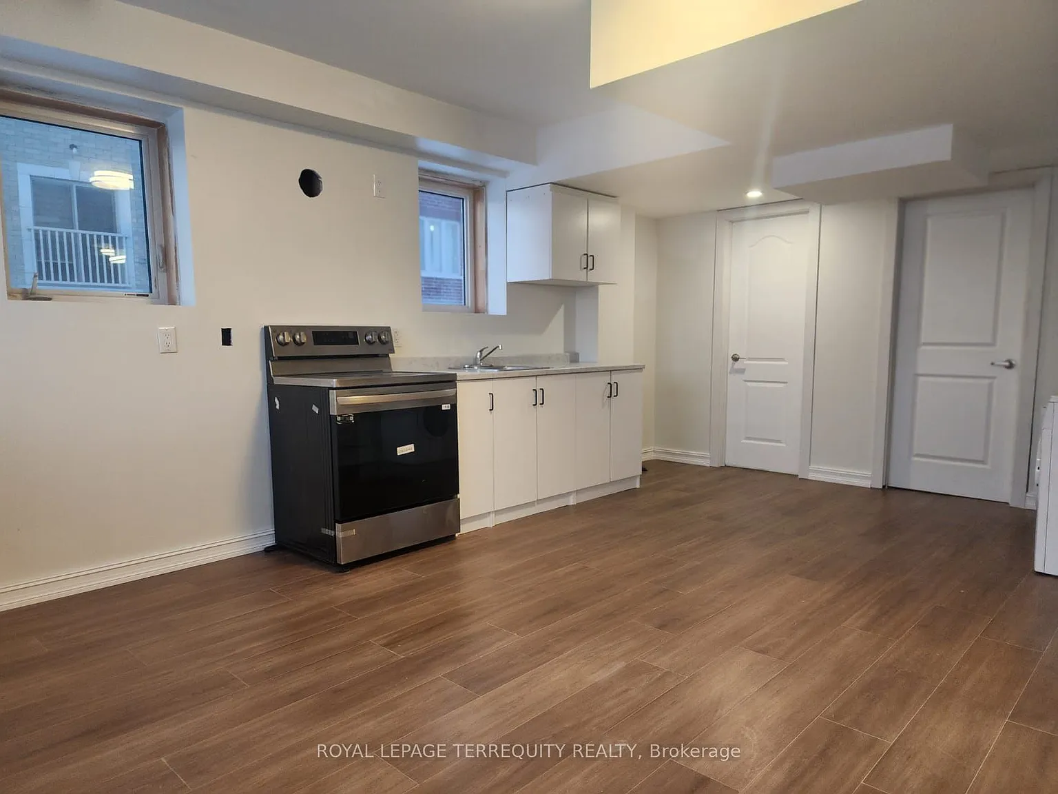 5 bed, $3,790 — Photo 2