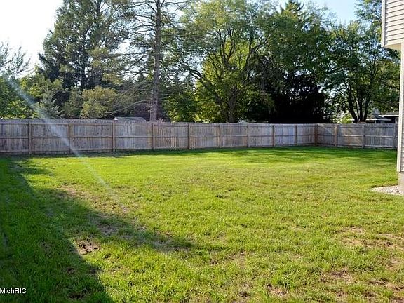 3rd image of 4037 Evergreen Dr