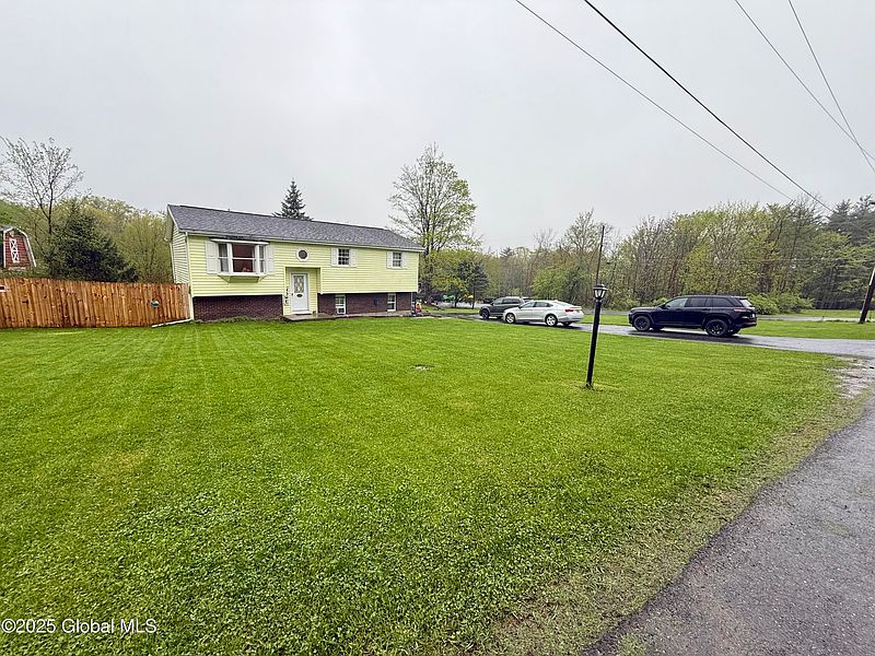4th image of 13 Breeze Dale Drive