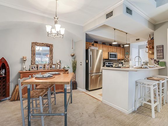 4th image of 10075 GATE PARKWAY N #113