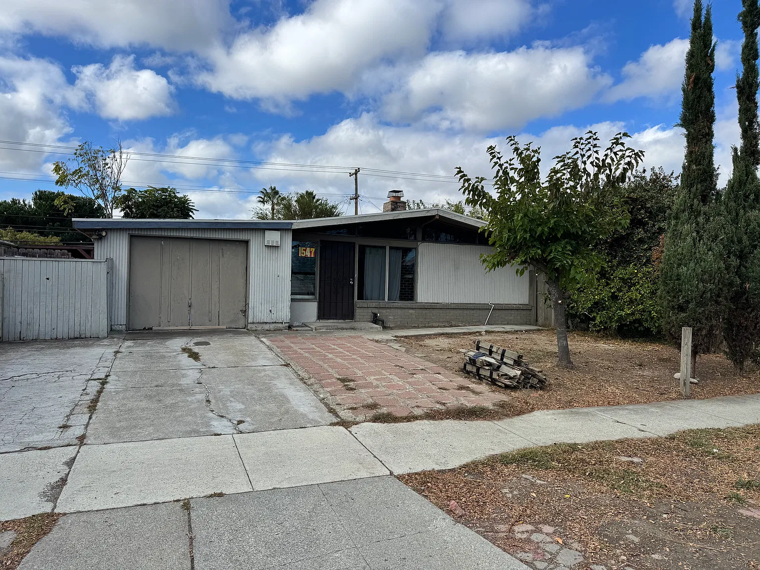3 bed, 1040 sqft, $3,800 — Photo 1