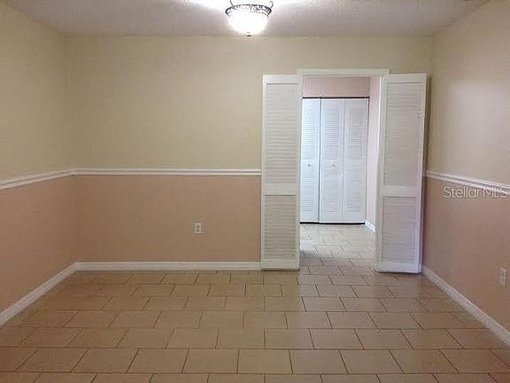 4th image of 404 Banyon Tree Cir APT 200
