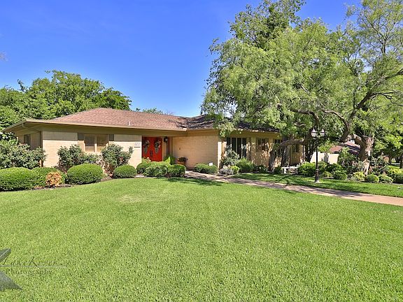 2nd image of 602 Scott Pl