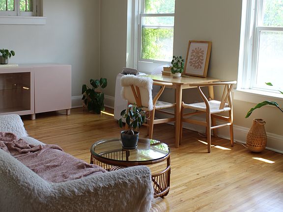 2nd image of 476 Cleveland Ave S APT 1