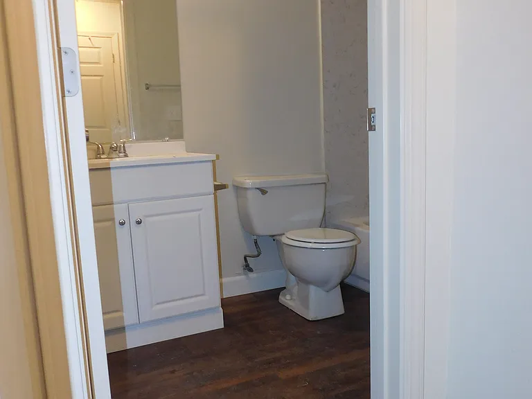 2 bedroom 1 Bath Duplex — Photo 15