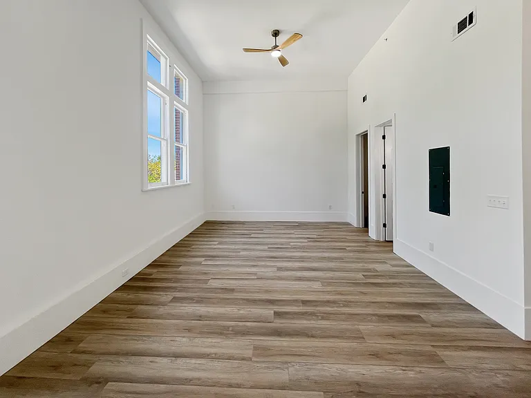 Holy Cross Apartments — Photo 25