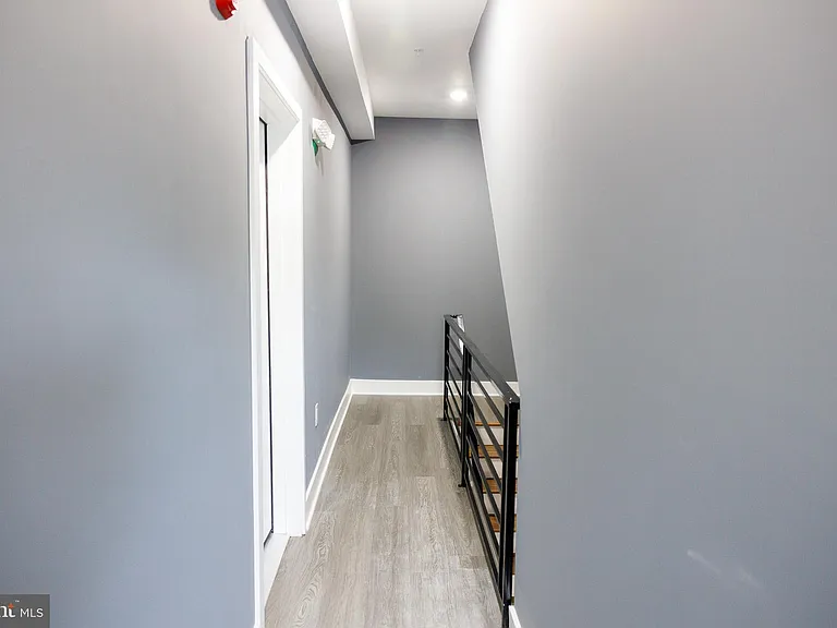 1201 Lindley Ave — Photo 9