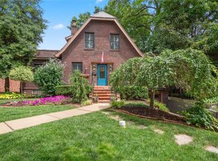456 Oakley Dr, Saint Louis, MO 63105