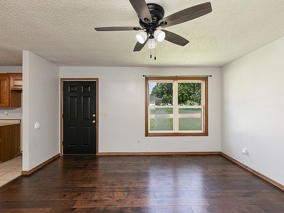 4th image of 680 N Holt Avenue