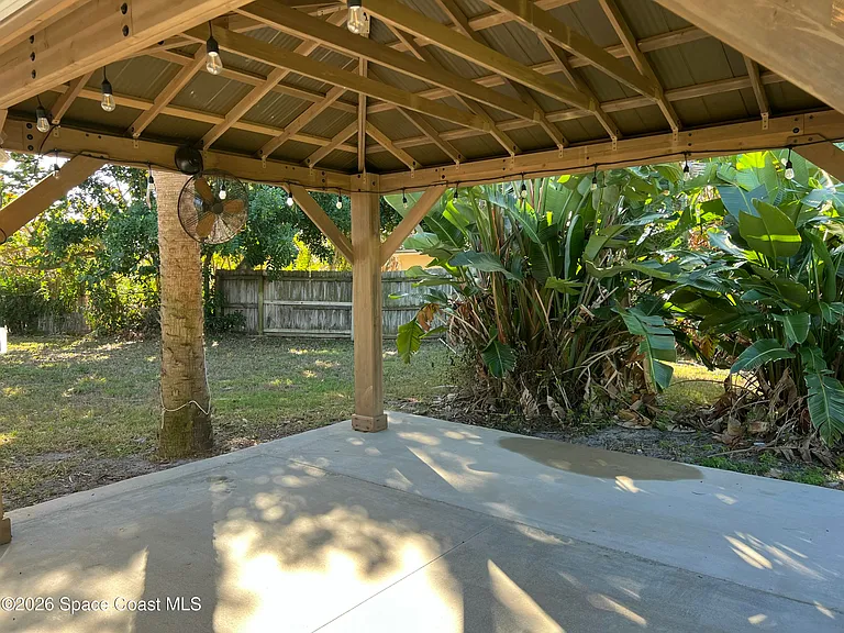 250 Debra Ct — Photo 10
