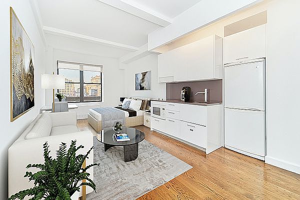 1st image of 212 W 91st St APT 821