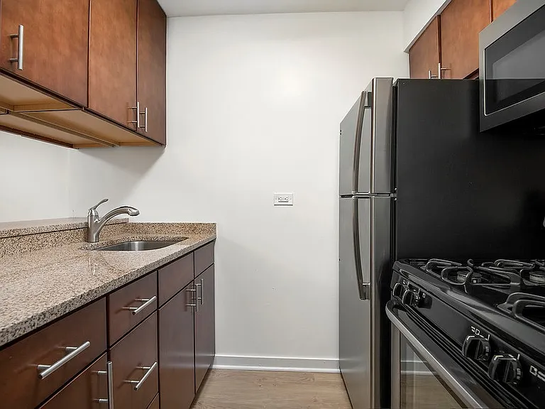 20 E. Scott Street — Photo 21