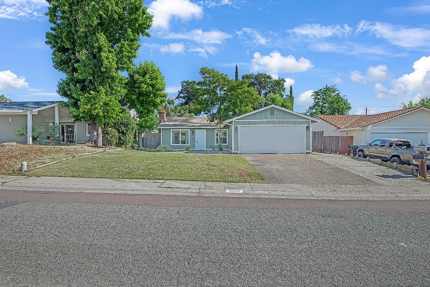 6537 Briartree Way photo 1