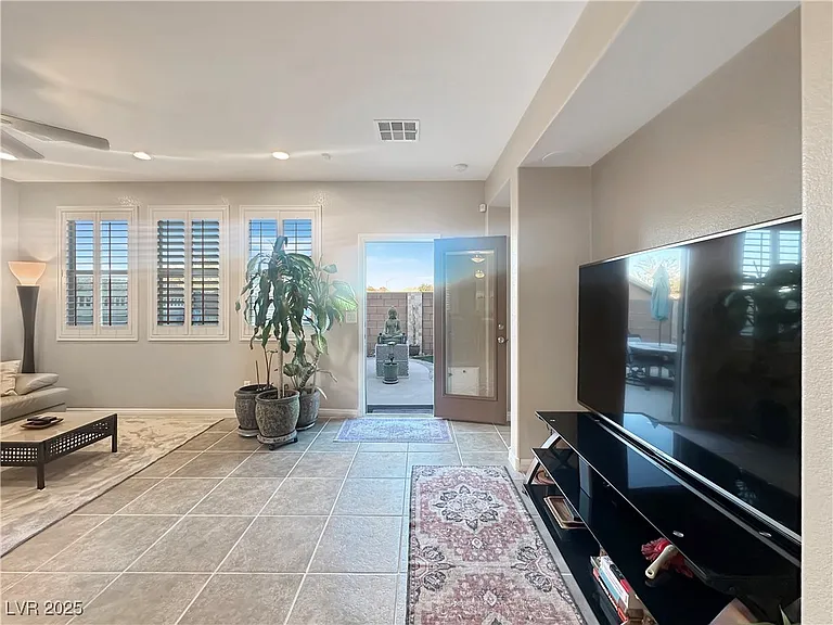 1004 Crescent Falls St — Photo 6
