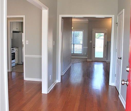 3rd image of 106 Canterbury Ct