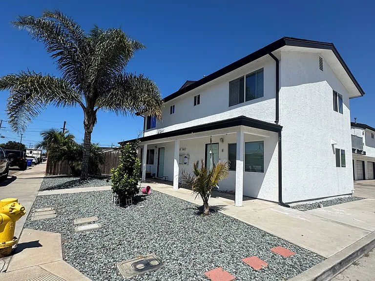 1012 Fern Ave #B — Photo 1