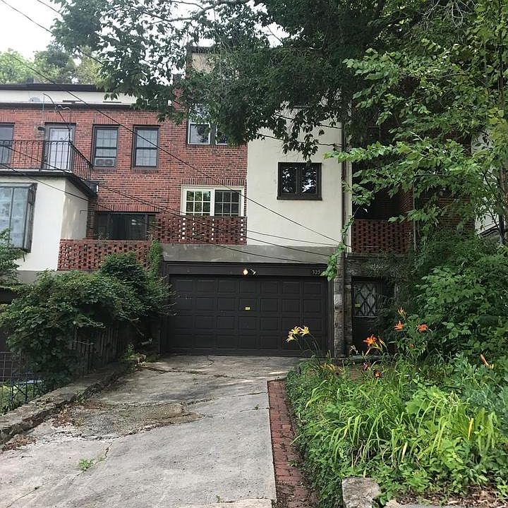 2nd image of 325 Tuscany Rd