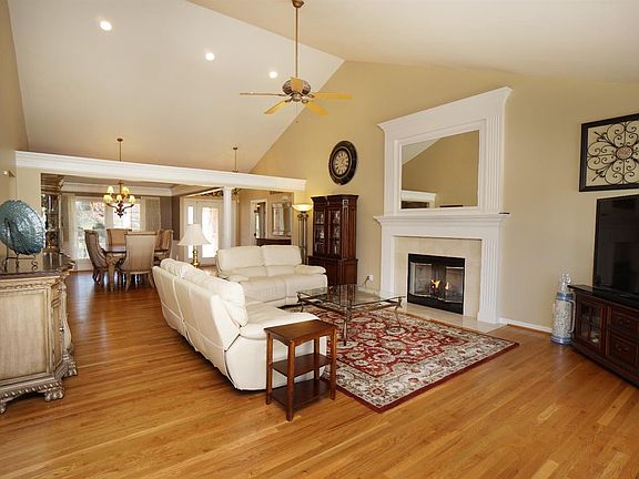 3rd image of 7415 Wynstone Ct