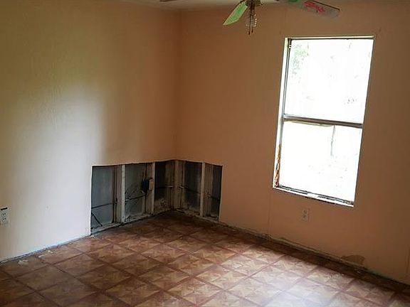 3rd image of 12535 Countryland Dr
