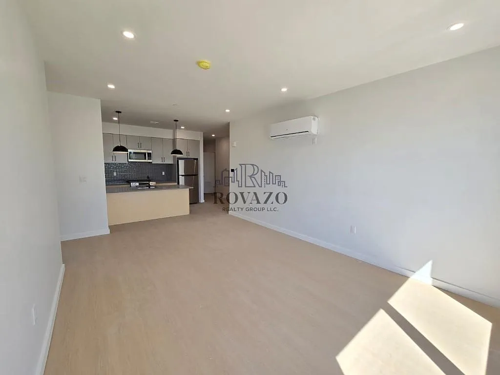 Building Photo - 74 Webster St #2C