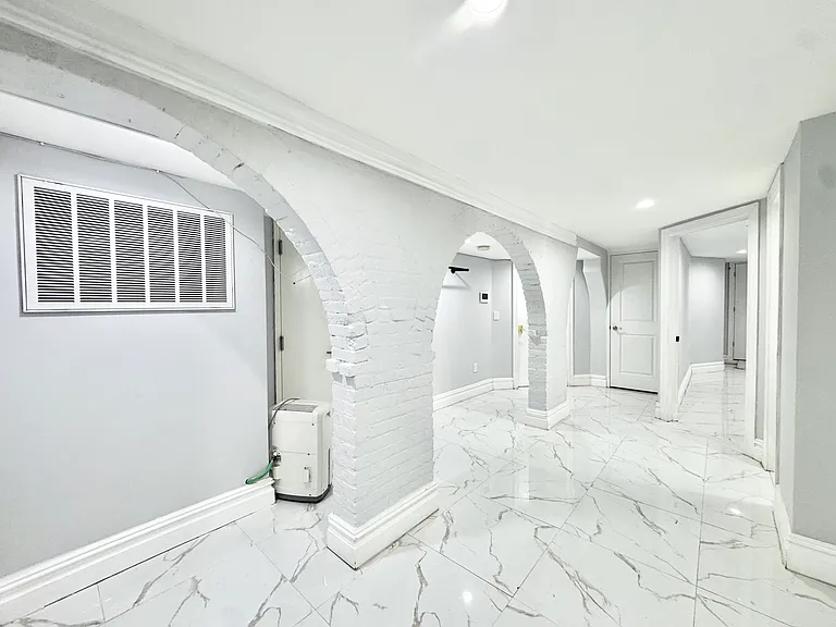 223 Washington Ave #1 — Photo 12