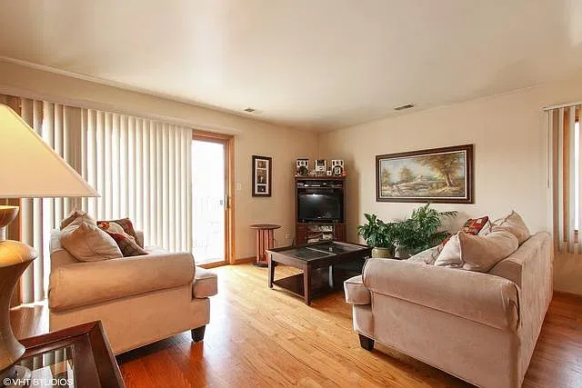 2 bed, $1,800 — Photo 1