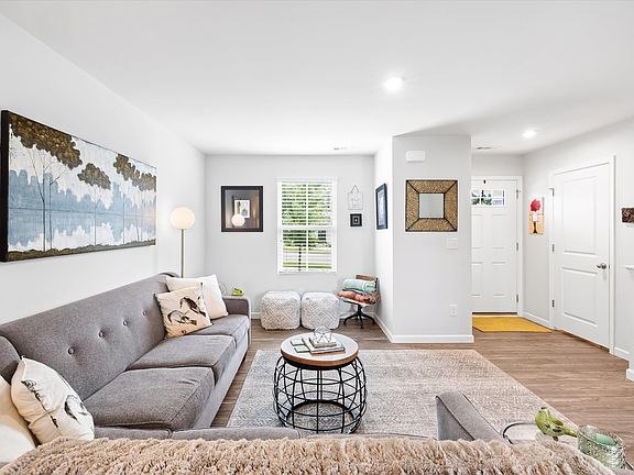 4th image of 3611 Brookway Dr