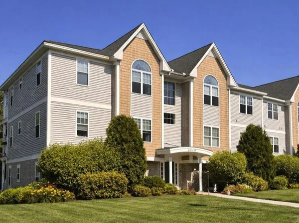 200 Roger Williams Ave Unit 305, Rumford, RI 02916