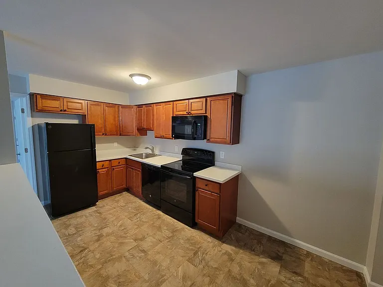 Country Gardens Apartments — Photo 19