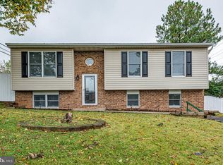 25 Elizabeth Ave, Halethorpe, MD 21227