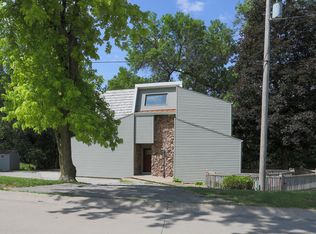 526 Ridge Rd N, Council Bluffs, IA 51503