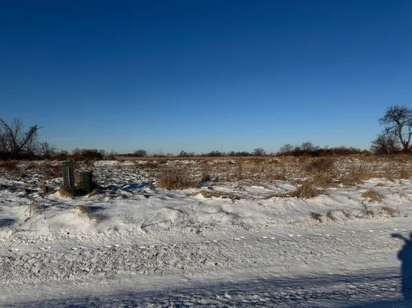 104 Kyle Ln, Kirkland, IL 60146