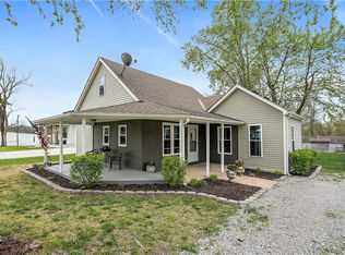 307 E Martin St, Edgerton, KS 66021