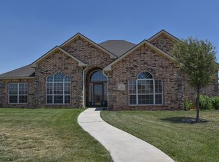 300 Ironwood St, Hereford, TX 79045