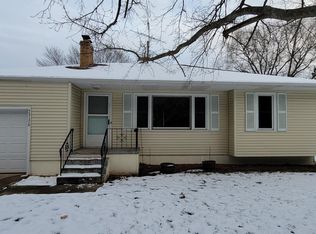 53176 N Twyckenham Dr, South Bend, IN 46637