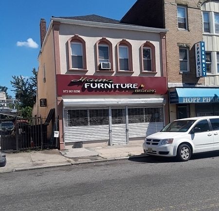 2nd image of 449 Orange St