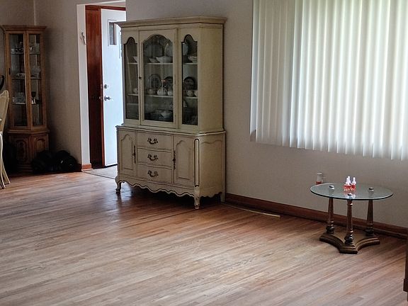 2nd image of 40 N Parker Ave