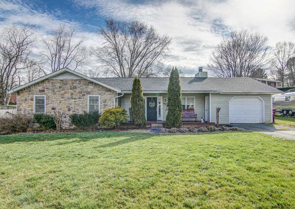1st image of 3203 Buckingham Dr