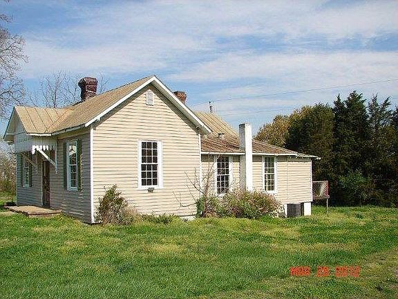 3rd image of 420 Catalpa Ln