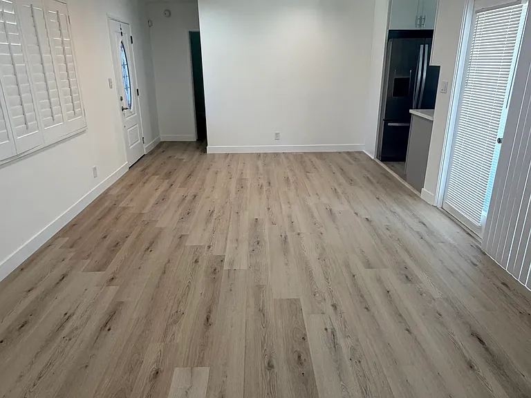 10937 Whitaker Ave — Photo 4