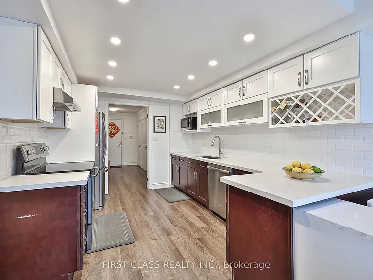 3181 Bayview Ave #902 — Photo 6