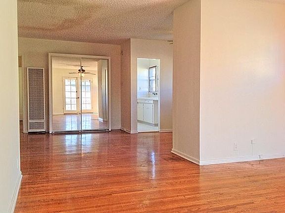2nd image of 1419 N Fairfax Ave APT 3