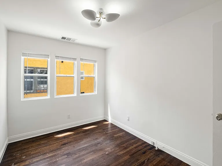 1381 S Orange Dr — Photo 14