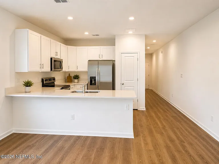 726 Sailor Grove Ln — Photo 3