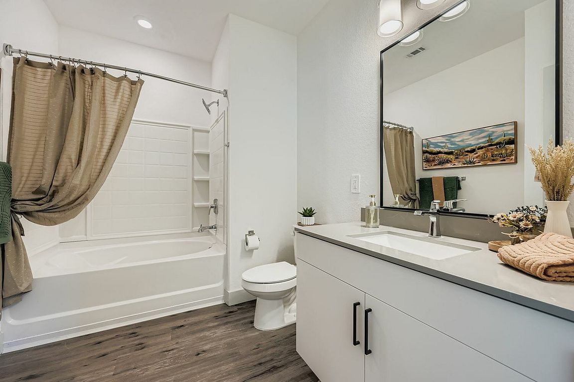 Bathroom | The Gallery